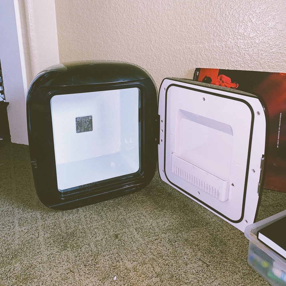 Mini Beauty Refrigerator